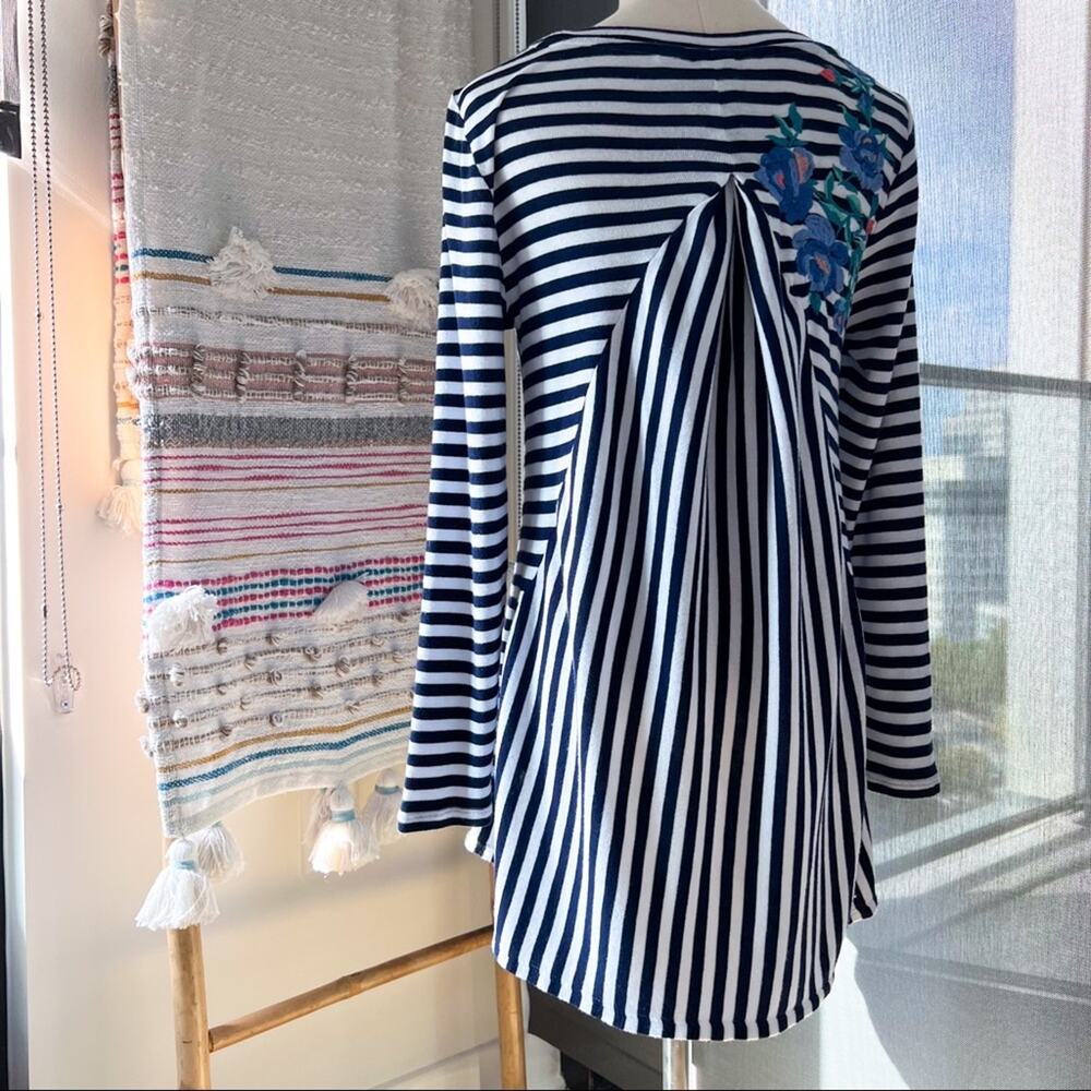 Soft Surroundings Black White Striped Embroidered Long Sleeves Top Women’s Small - Picture 4 of 10